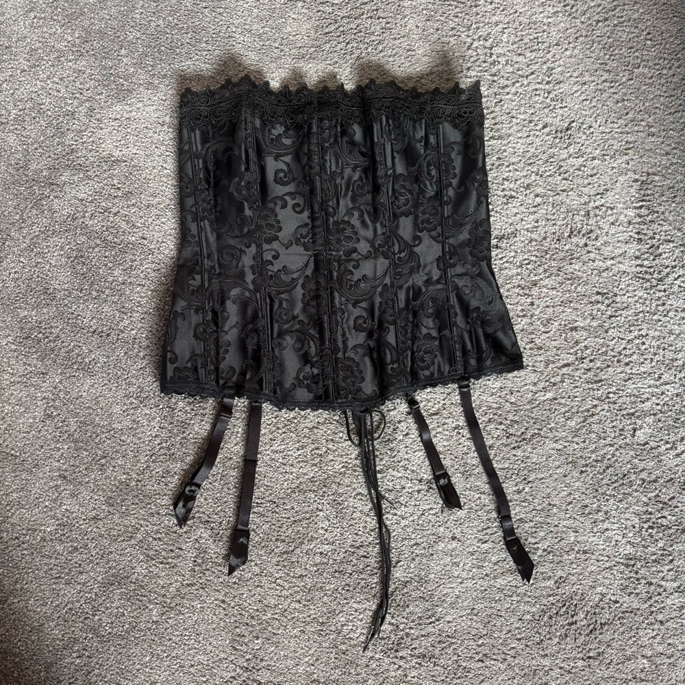 Black Frederick’s of Hollywood lace up corset